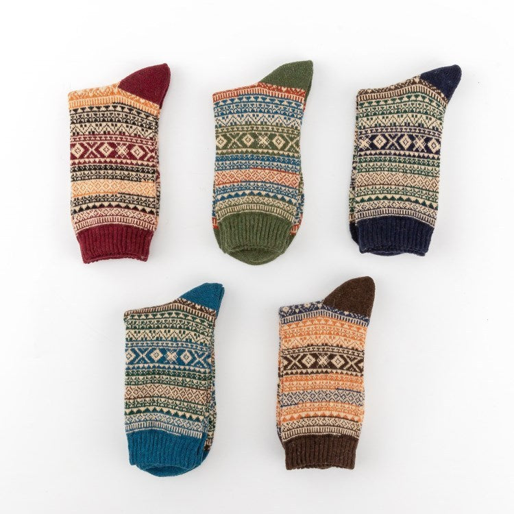 Gestreifte Wollsocken – Komfort und Stil für warme Füße