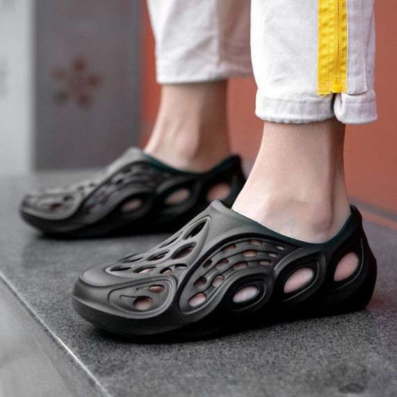 Leichte, bequeme Wanderschuhe von Crocs – K.Stone Brothers and Co™️