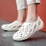 Leichte, bequeme Wanderschuhe von Crocs – K.Stone Brothers and Co™️