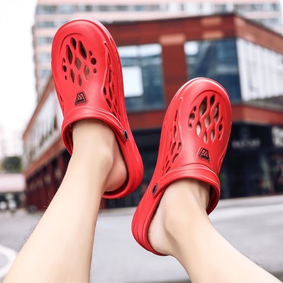 Beach sandals, summer footwear, breathable sandals, stylish beach shoes, chic summer sandals