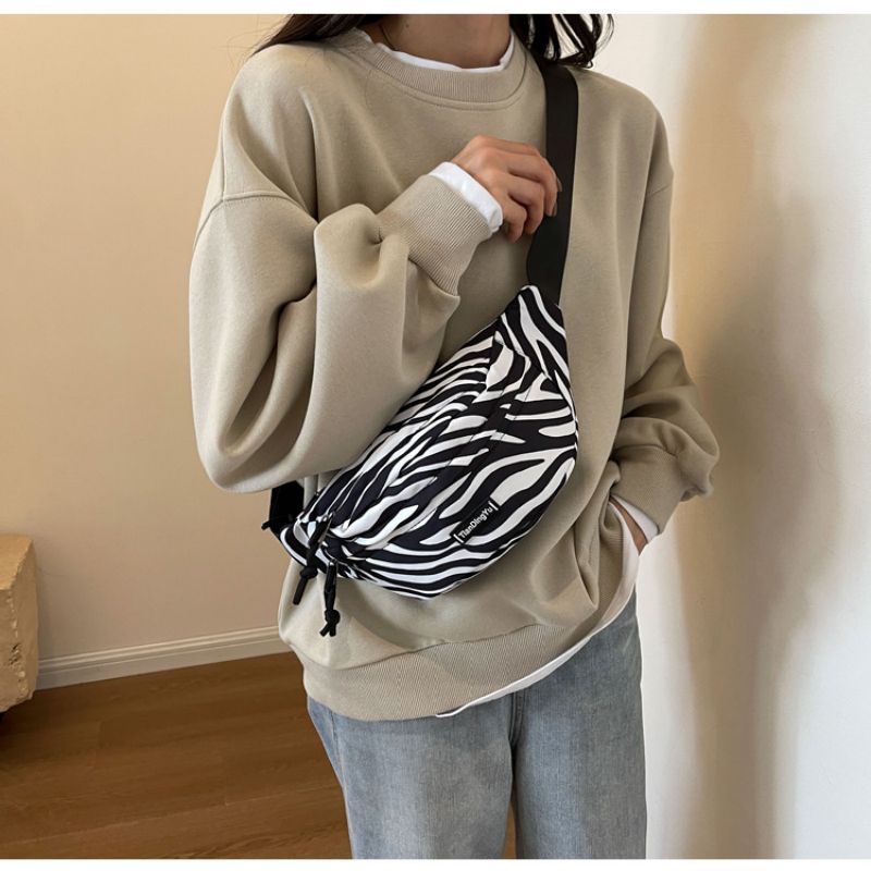 Style Leopard-zebra print Chest Bag