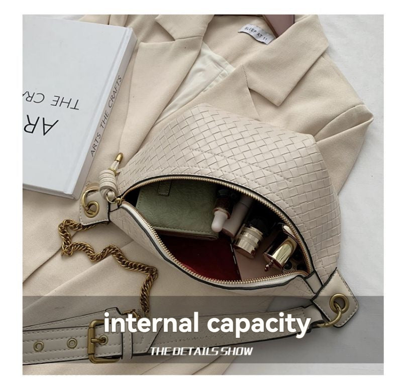 Fashion Chain Chest Bag – Trendy Crossbody Bag with Gold Chain