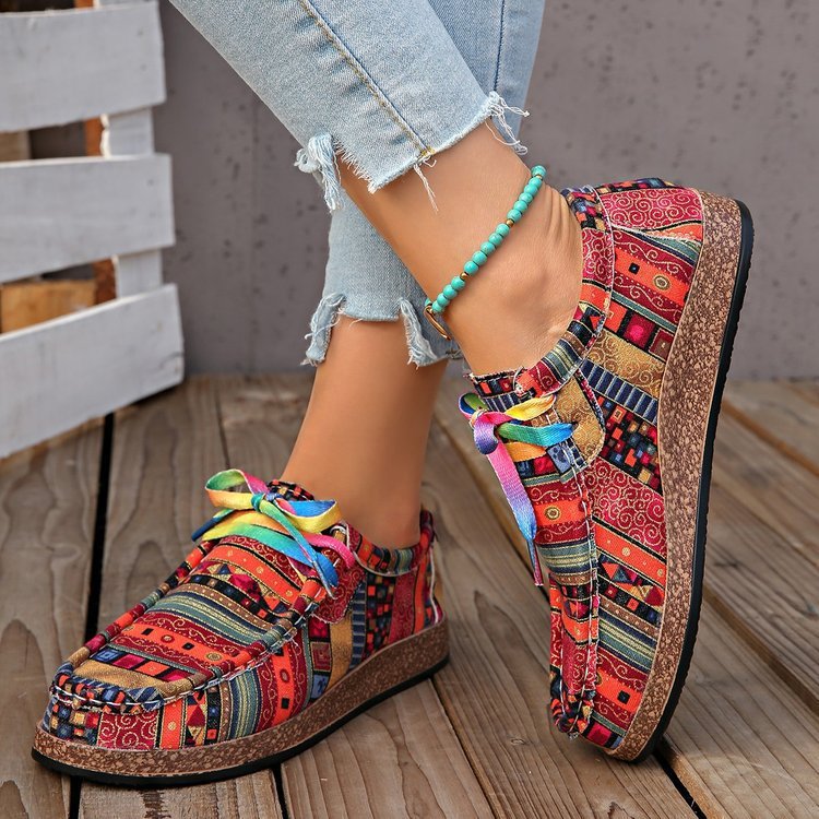 Ethnic Style Graffiti Low-top Canvas Shoes – Comfort and Originality for Everyday Wear